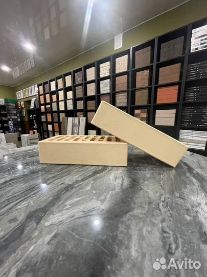 Кирпич лицевой слоновая кость кора Строма