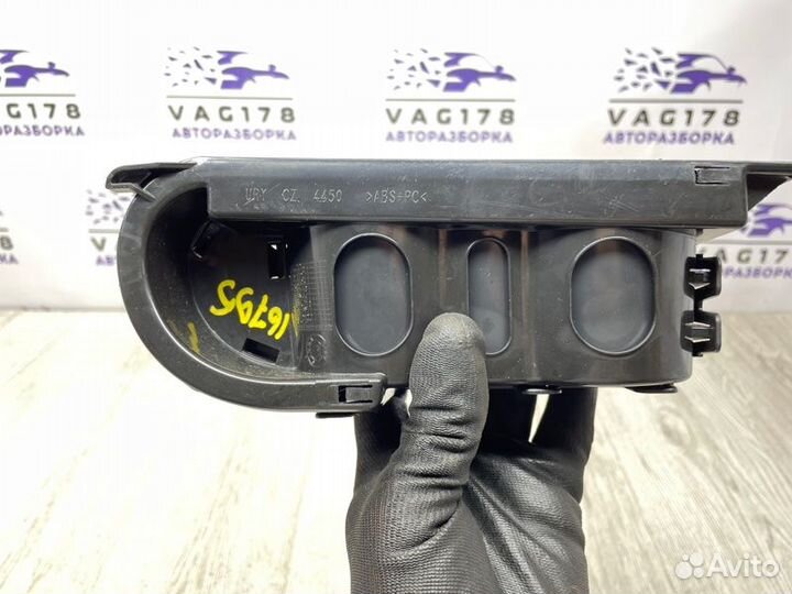 Подстаканник Skoda Superb scout cffb 2.0 TDI 2013