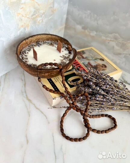 Свеча в кокосе