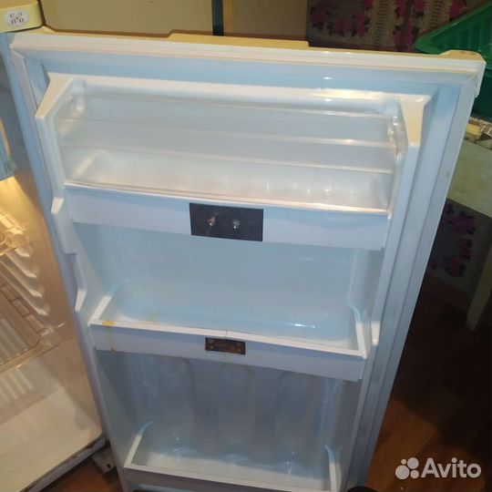 Холодильник маленький Саратов 452