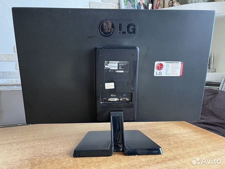 Монитор LG 27EA33