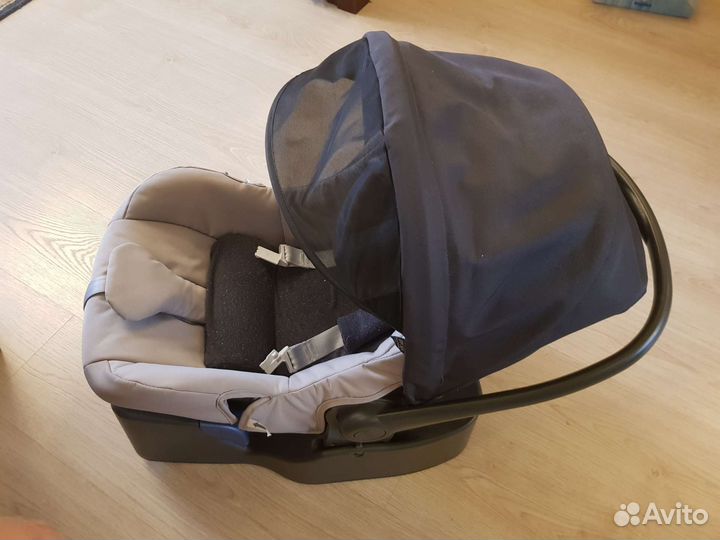 Автокресло Inglesina Huggy Multifix 0+