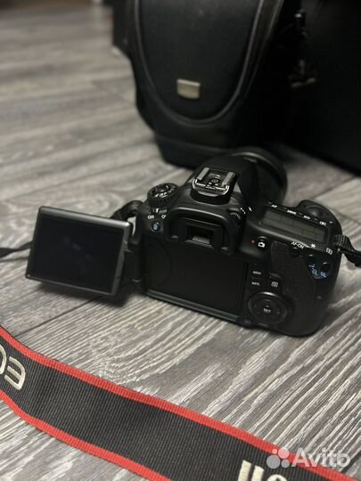 Зеркальный фотоаппарат Canon EOS 60D