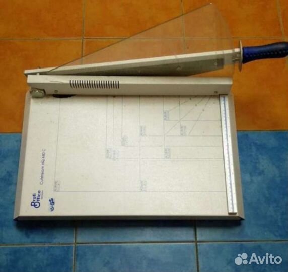 Резак для бумаги сабельный