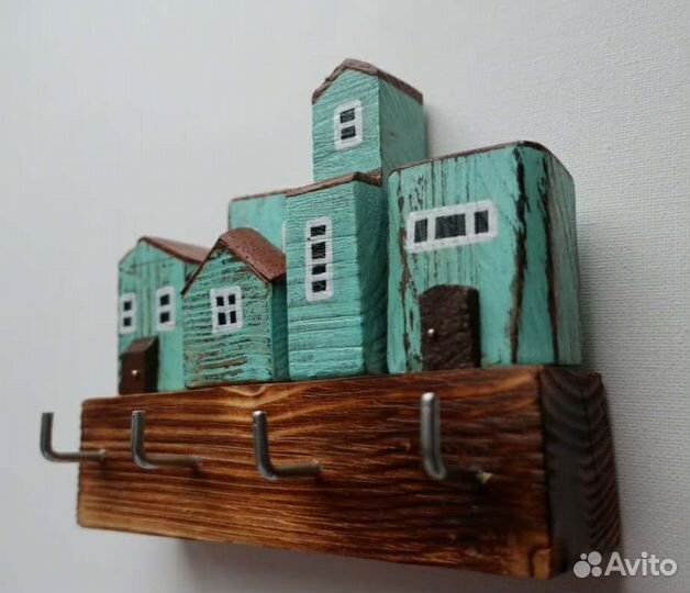 Деревянный декор. Ключница настенная