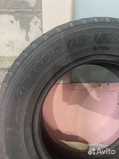 Dunlop Graspic DS1 215/65 R15