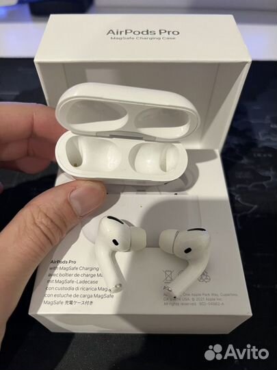 AirPods Pro MagSafe Case