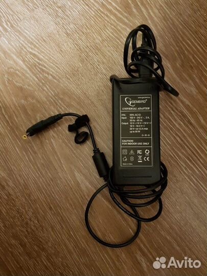 Универсальное заряд.устройство для ноутбука