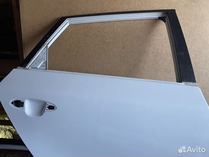 Задняя правая дверь KIA ceed JD