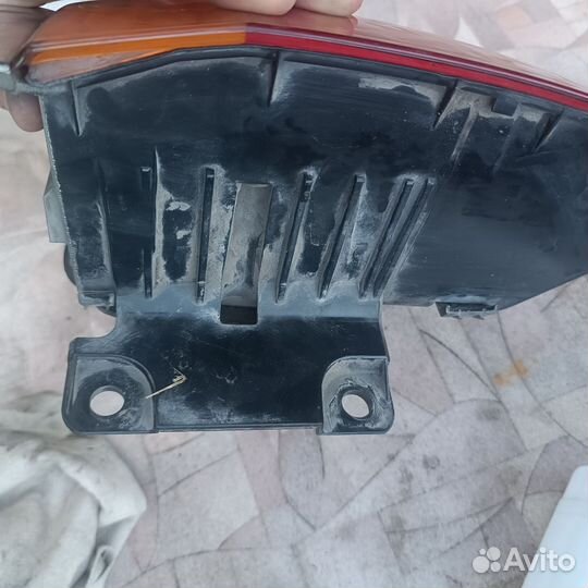 Стоп сигнал задний левый Lexus LX570