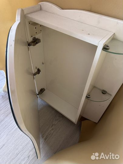 Зеркальный шкаф в ванную