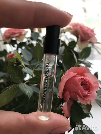 Парфюм, духи 212 VIP Rose Carolina Herrera