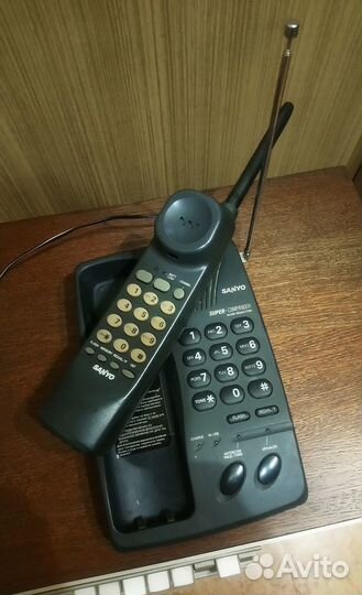 Телефон Sanyo CLT-536