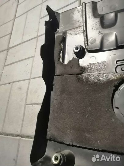 Крышка двигателя Nissan teana j31