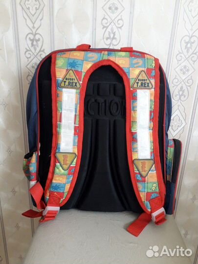 Рюкзак школьный