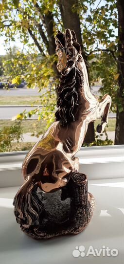Продам статуэтку -конь бронза