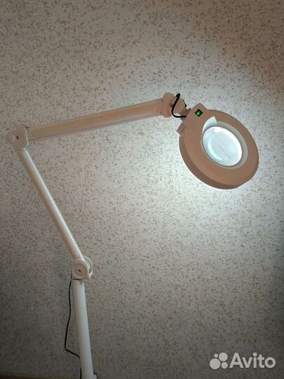 Лампа лупа для косметолога