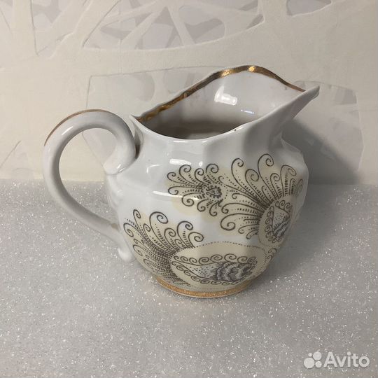 Тарелки, молочники, фарфор