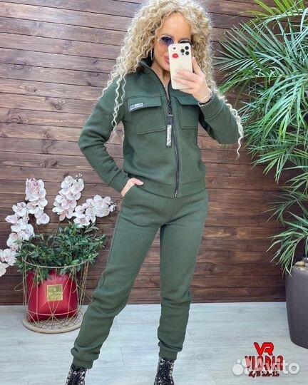 Спортивный костюм женский