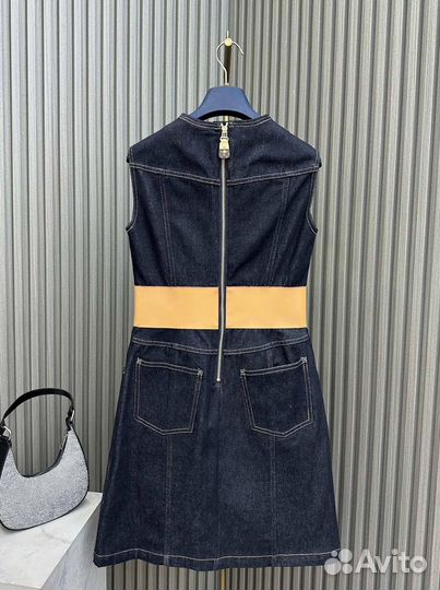 Платье Louis Vuitton В наличии Размер M