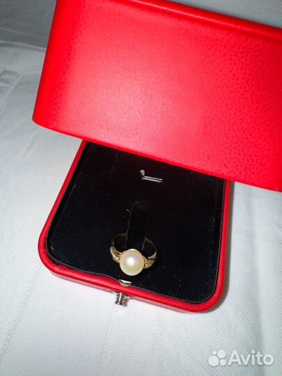 Золотое кольцо с жемчугом и фианитами 585, р-р 17