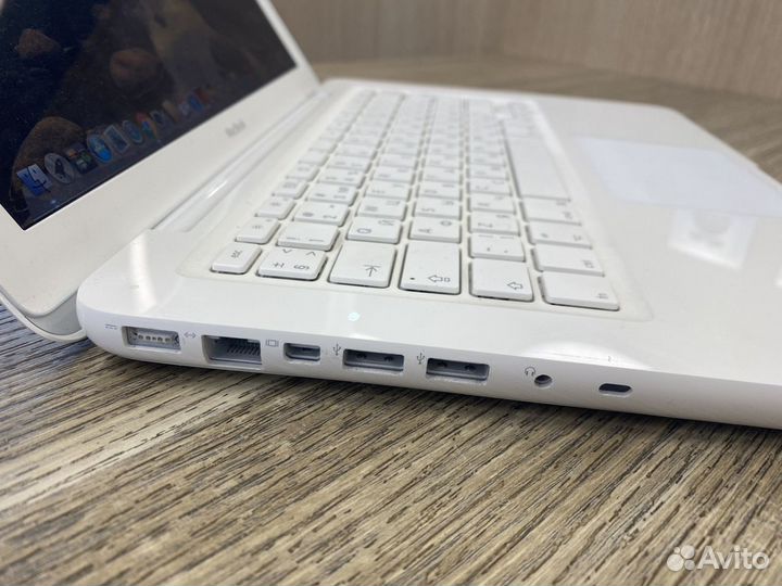 Macbook Apple 1349. Для работы и учебы