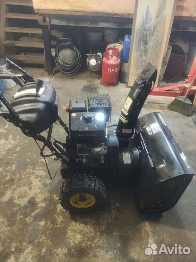 Снегоуборщик Champion ST1376E