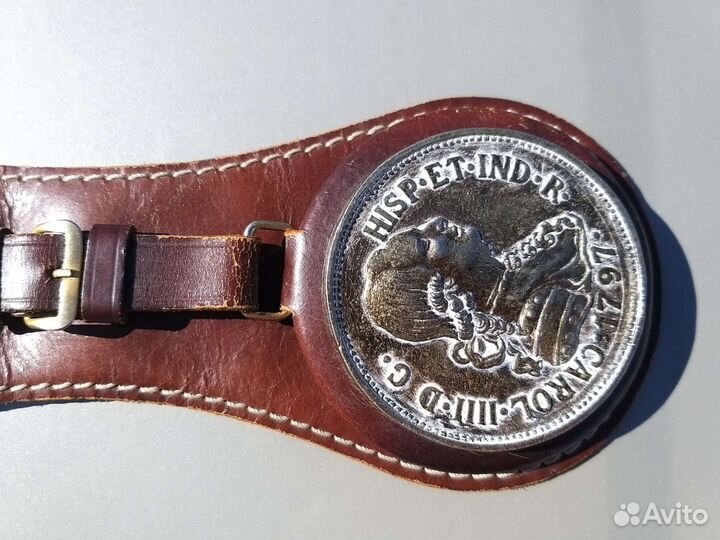 Пепельница на подлокотник кресла