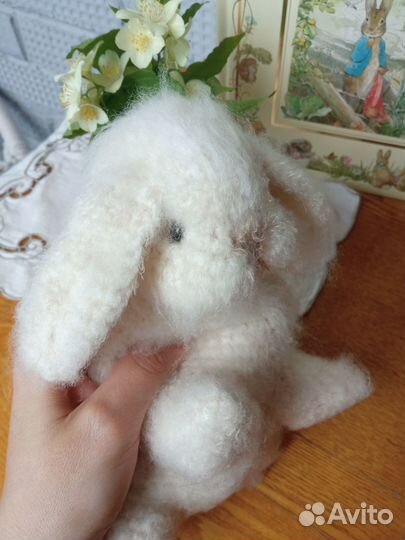 Вязаные вислоухие зайчики