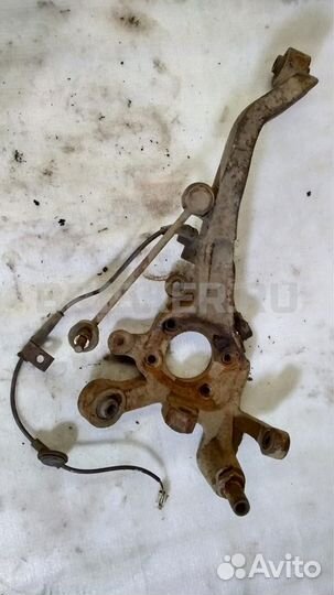 Кулак задний правый Хендай Соната 4 (EF)