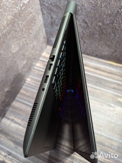 Alienware m18 R1, 13980hx, 4090, 16gb, 2tb