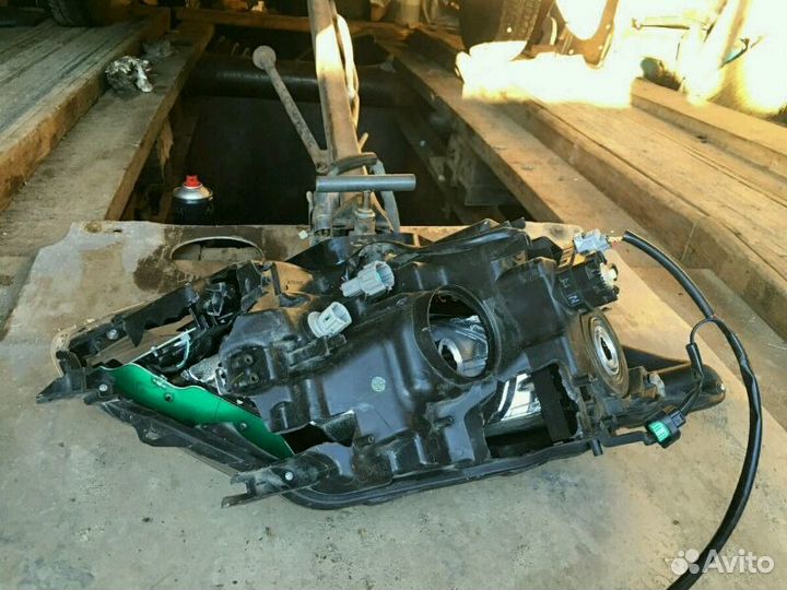 Фара Nissan X-Trail T 32 передняя левая