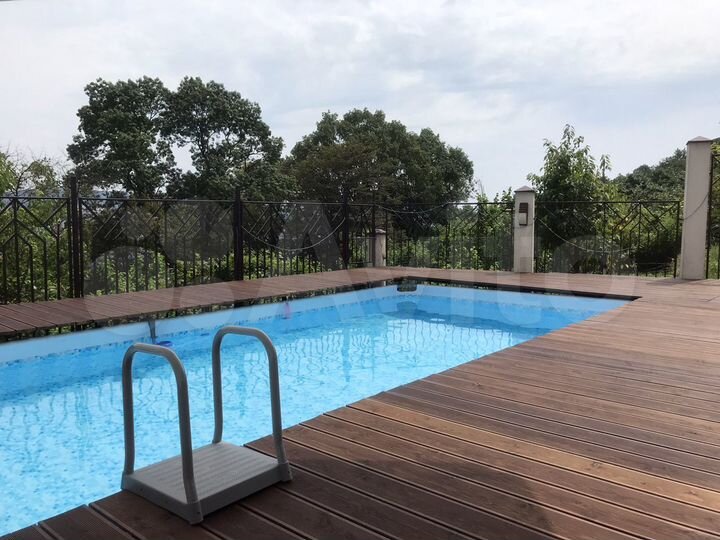 Дом 400 м² на участке 10 сот.