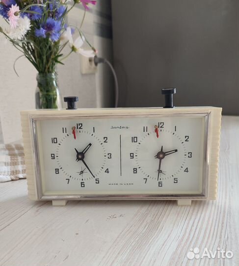 Часы механические Янтарь СССР