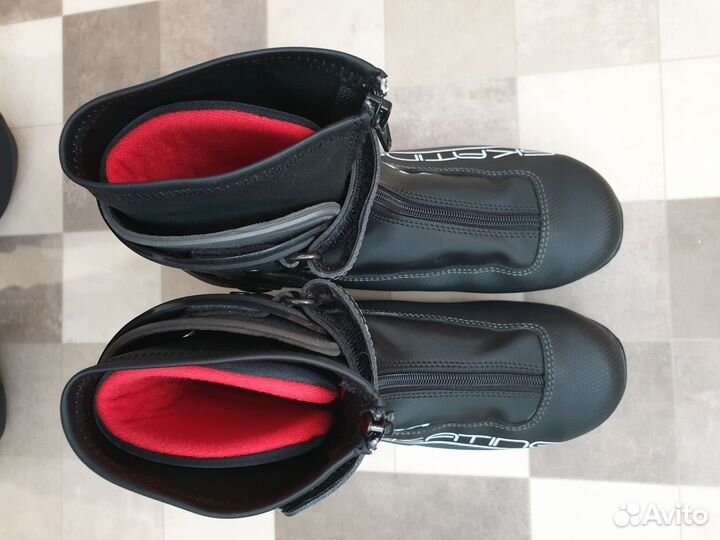 Лыжные ботинки коньковые 38 размер