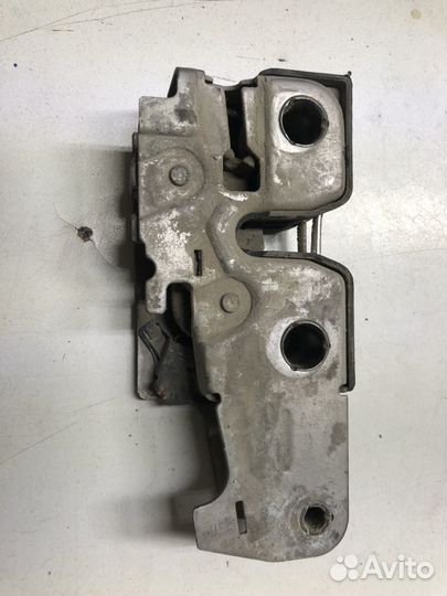 Замок капота Volksvagen Jetta 5 2005-2010г