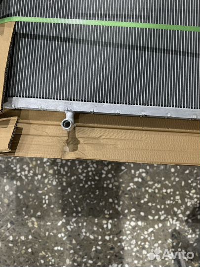 Радиатор дополнительный на Mercedes GLE167 GLS167