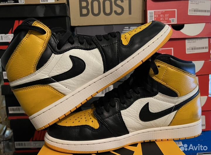 Air Jordan 1 High Taxi Yellow Toe
