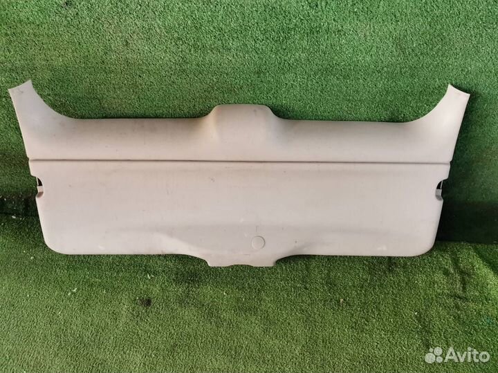 Обшивка двери багажника Chevrolet Trailblazer LL8