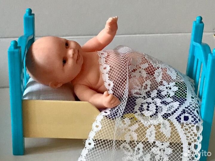 Пакетом пупсы 4 шт с мебелью Цена за все