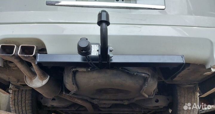 Фаркоп на Ниссан Эльгранд с 2002-2010 г