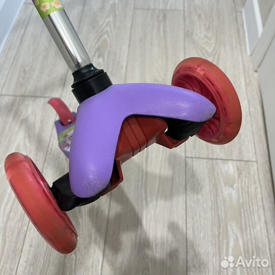 Самокат трехколесный