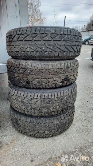 Kormoran Stud 2 215/55 R17