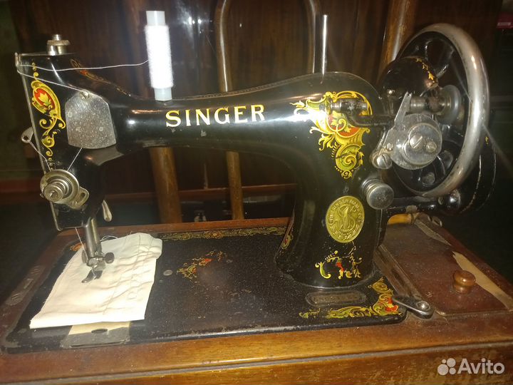Швейная машинка зингер