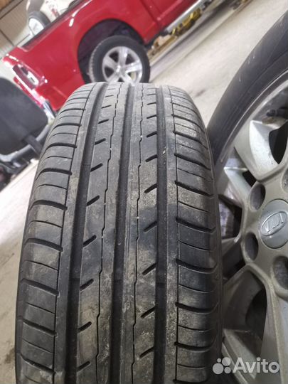 Yokohama BluEarth-ES ES32 205/65 R15