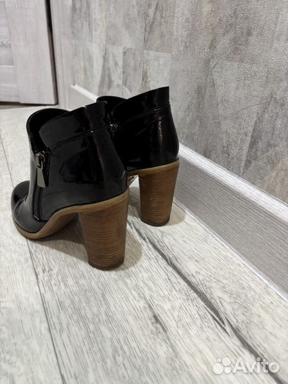 Ботинки женские