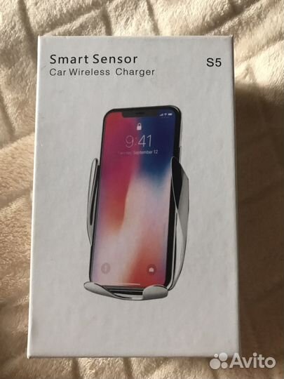 Автомобильный держатель с беспроводной зарядкой