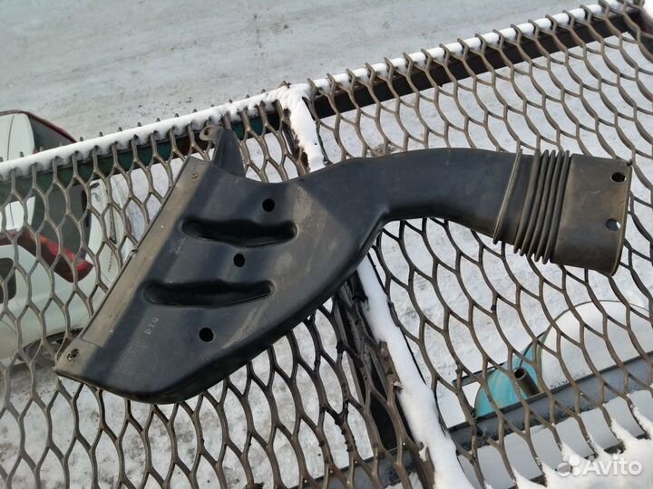 Воздухозаборник верхний Toyota Mark 2 110