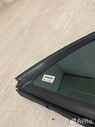 Форточка двери задняя правая Mercedes Benz S500L