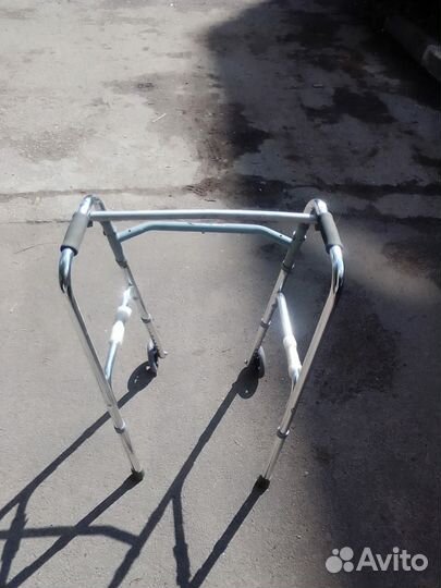 Ходунки для взрослых на колесах